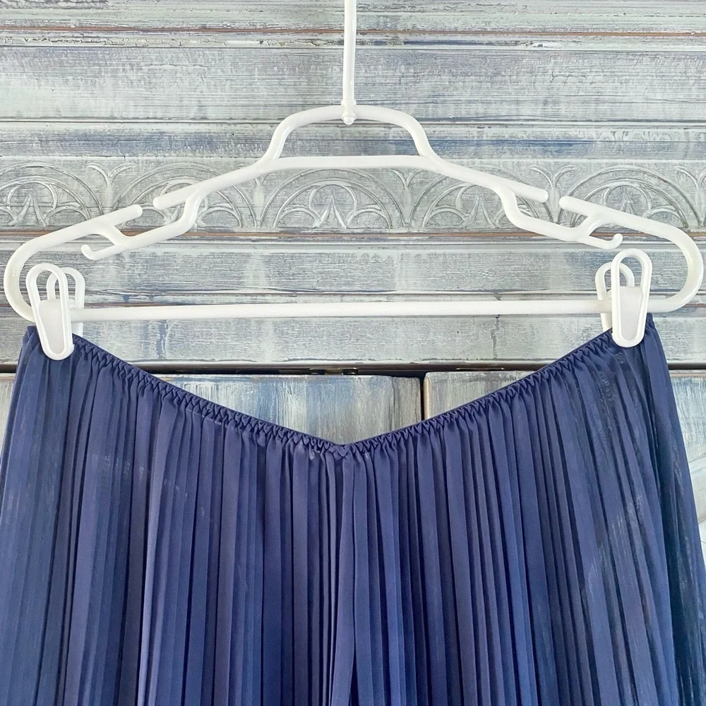 Victoria’s Secret Navy Pleated Palazzo Pants
